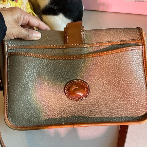 Dooney & Bourke Vintage saddleback design in good vintage condition - Picture 7 of 8